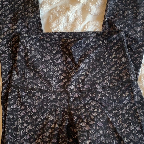 Lululemon high rise special edition Wunder Unders - Picture 3 of 4